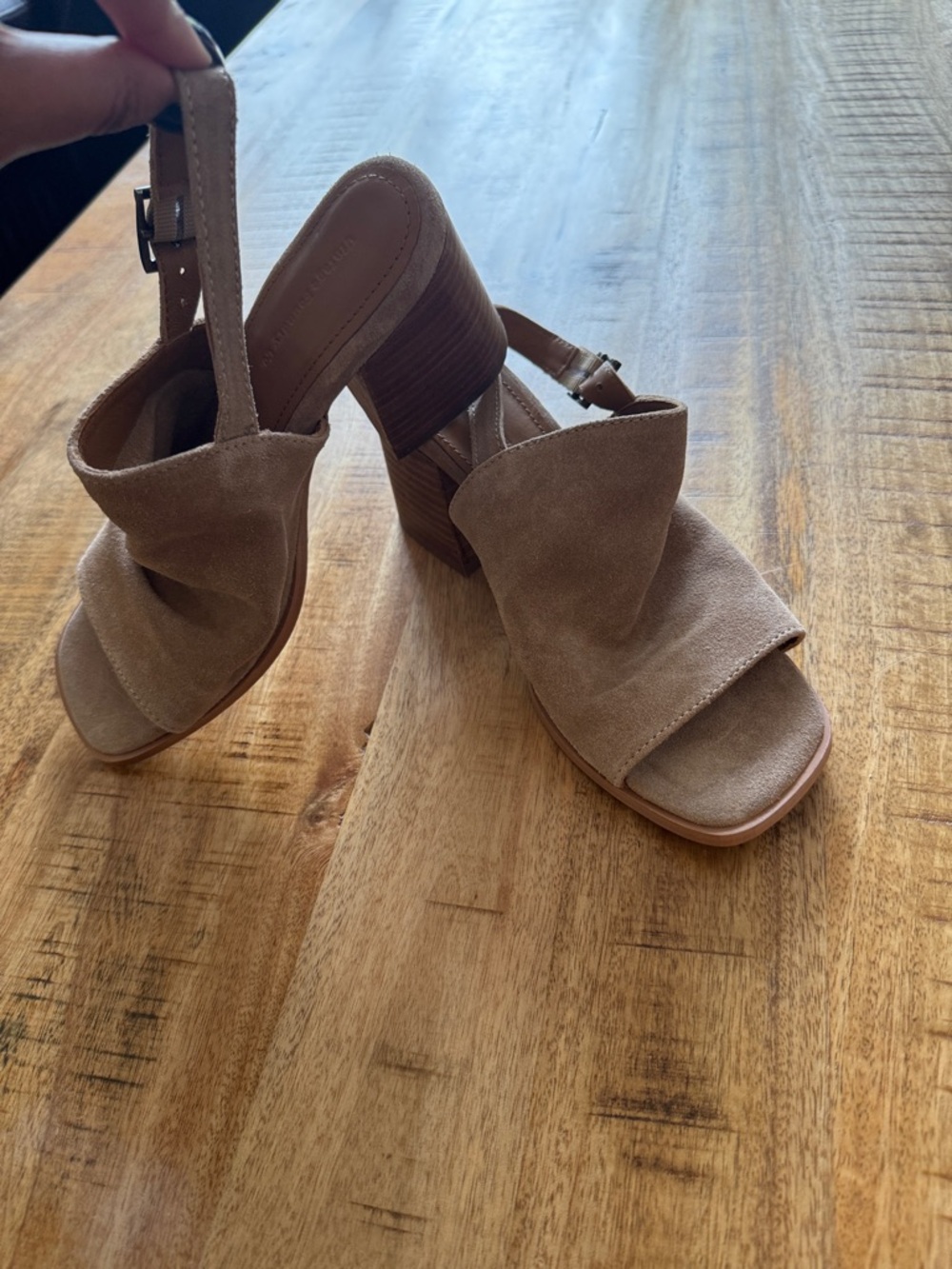 Vintage Foundry Jayden Women's Tan Suede Block Heel Slingback Sandals NEW SZ 6 - Picture 2 of 7